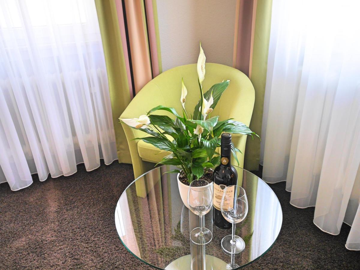 Lichtenau  Hotel Landgasthof Blume מראה חיצוני תמונה
